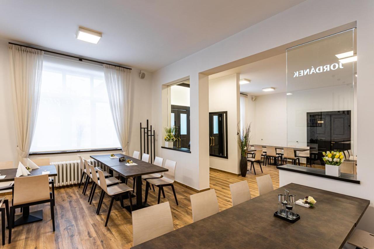 Hotel Jordanek Opocno Luaran gambar