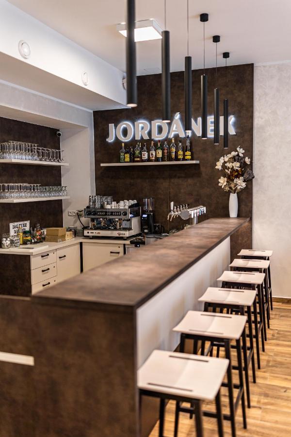 Hotel Jordanek Opocno Luaran gambar