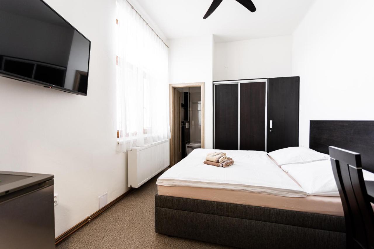 Hotel Jordanek Opocno Luaran gambar