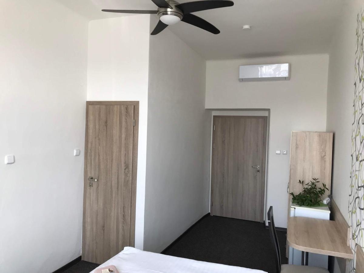 Hotel Jordanek Opocno Luaran gambar