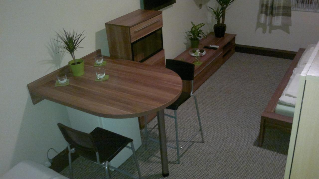 Hotel Jordanek Opocno Luaran gambar