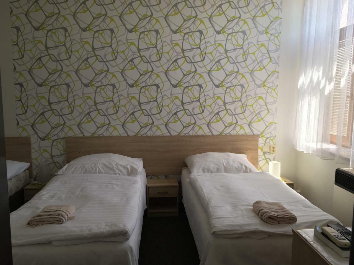 Hotel Jordanek Opocno Luaran gambar