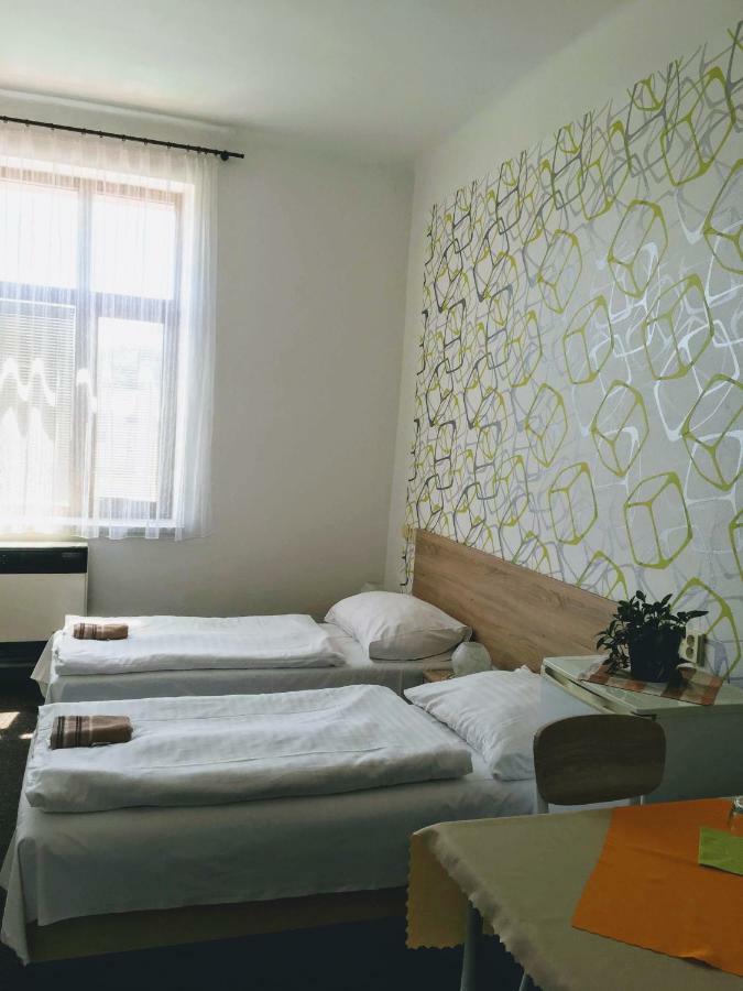 Hotel Jordanek Opocno Luaran gambar