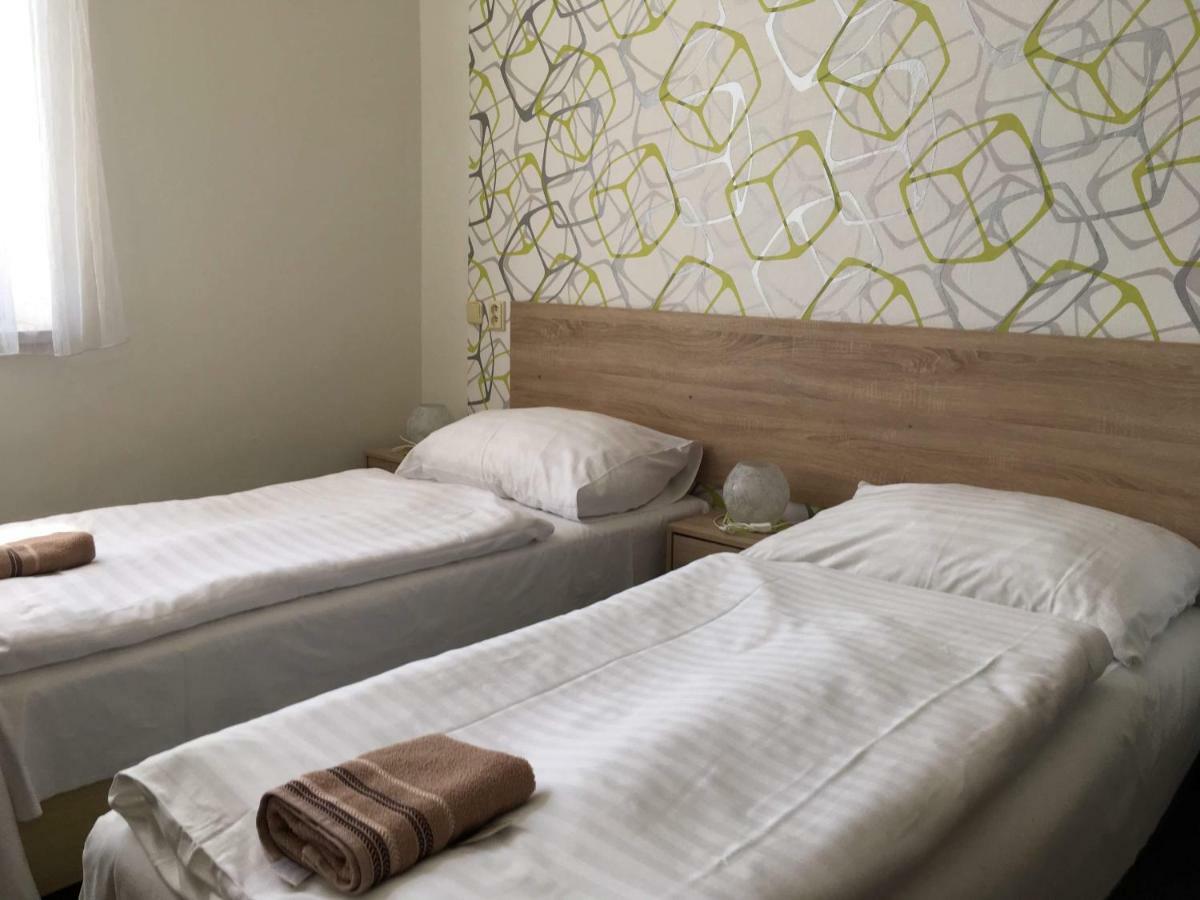 Hotel Jordanek Opocno Luaran gambar