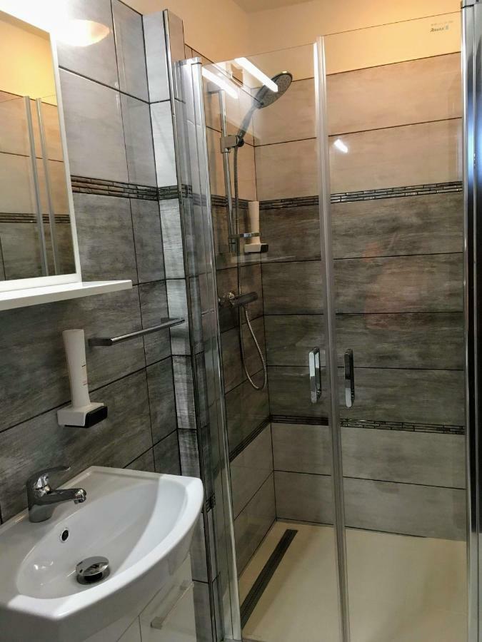Hotel Jordanek Opocno Luaran gambar